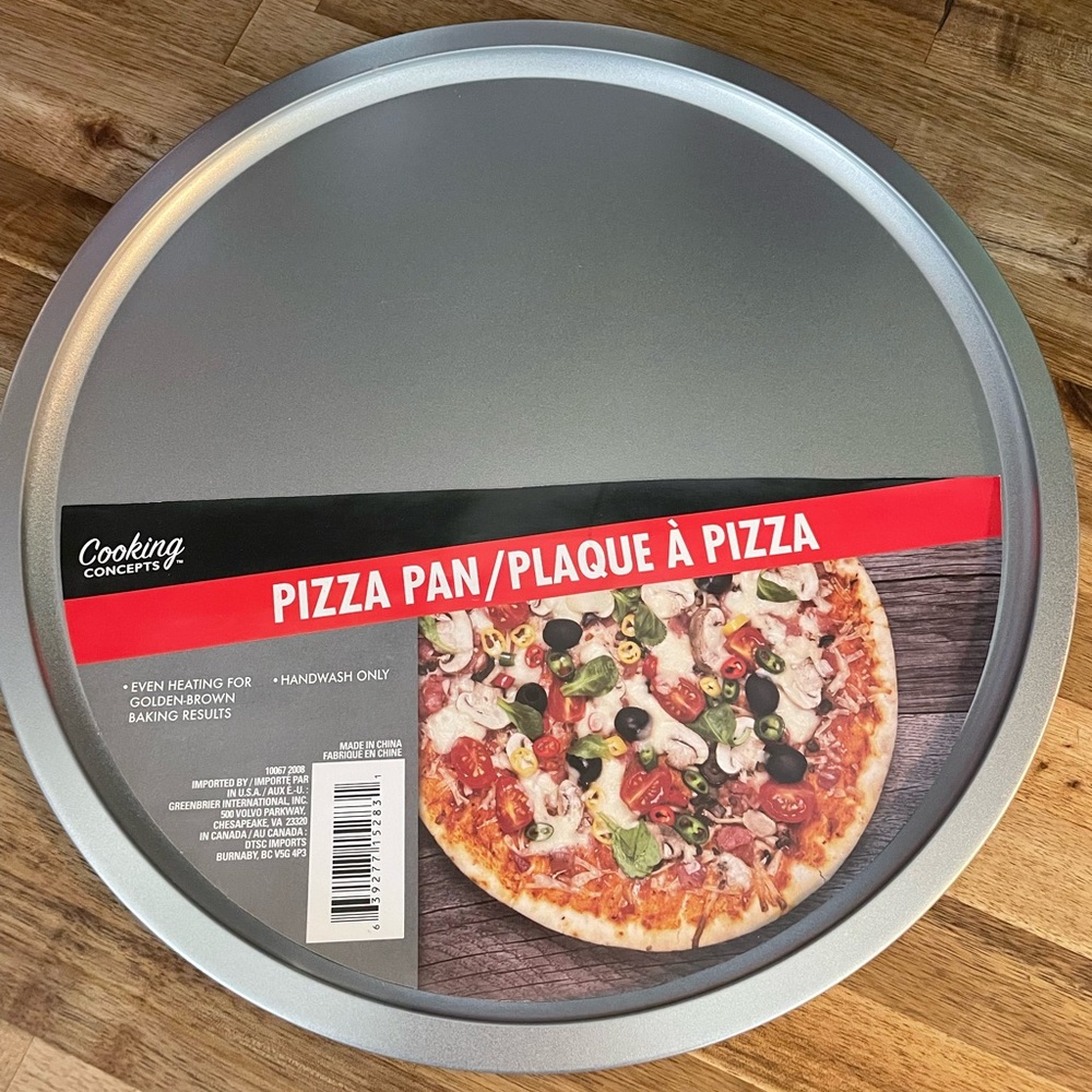 NWT -‎ 13” pizza pans